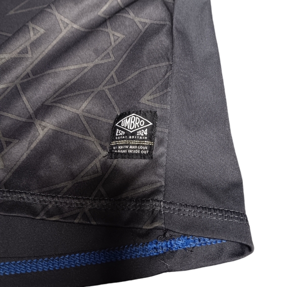 UMBRO ITALIA MEN'S SIZE LARGE BLACK WORLD CUP SOCCER JERSEY. - Picture 2 of 5